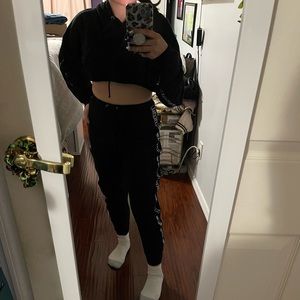 PLT logo crop sweatsuit